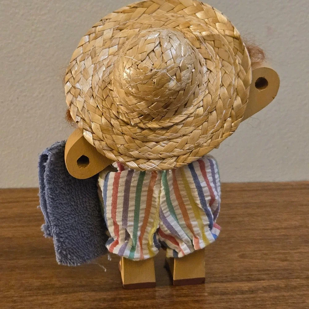 Ladie and Friends Inc. handcrafted wooden